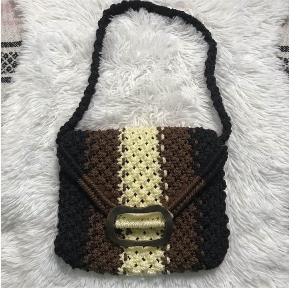 Crochet Woven Knit Shoulder Purse Bag Stripe Buckle 9”x 11” Brown Cream Black